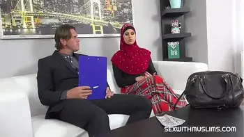 Lawyer settles for fine muslim pussy
