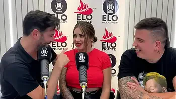 Entrevista con Elo Podcast termina en una mamada y mucho cum - Sara Blonde - Elo Picante