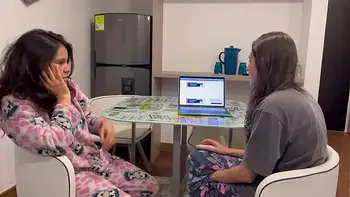 Me tocó la vagina mi amiga en casa de sus padres