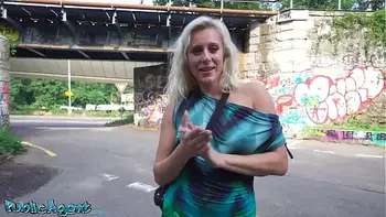 Public Agent - Blonde MILF with natural tits and nice grippy pussy flaps fucks outdoors in a public park