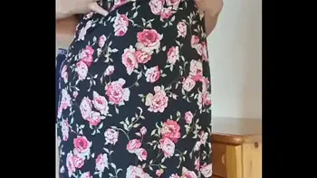 Taking down the big Granny panty and her naked ass shows up.