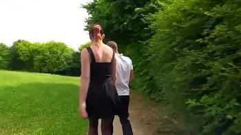 Mature à poil dans la rue et baisée en public !-MF200956 1