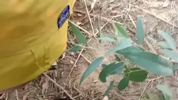 गेहूं का भूसा भरने गयी खेत और चुदवाने लगी