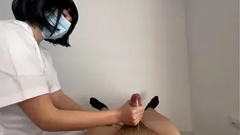 I take off the towel and surprise the masseuse girl who helps me finish by jerking off until I cum