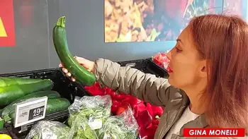 STEPMOM FUCKS PUSSY WITH A BIG ZUCCHINI IN CAR FRONT OF STEPSON