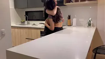 Ibamos a tomar café pero me terminé tomando la miel de su vagina.