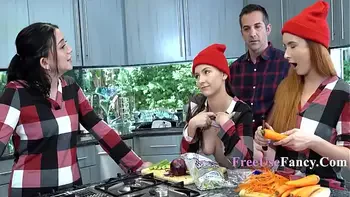 Holiday Season Family Freeuse - Serena Hill, Violet Spice