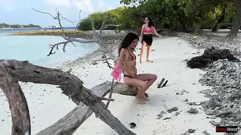 Golden shower for Katty on the public beach