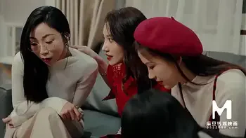 ModelMedia Asia - Family Reunion Dinner - New Year's Eve with my Stepmother and Sister-in-Law