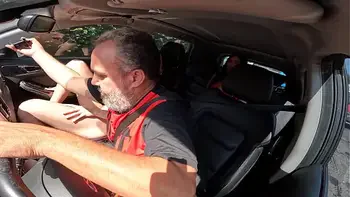 Victoria Camargo impreciona o público com seus peitos gigantes