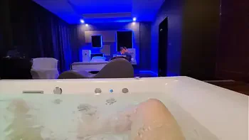 Motel Maid Fucks on the Jacuzzi for 20 Bucks