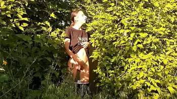 Risky public female masturbation in nature - Girls fly orgasm