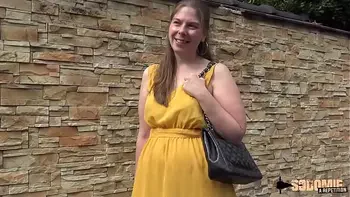 Alice exige un gaillard sévère pour son plaisir