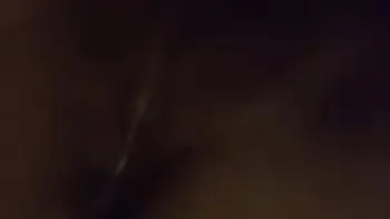 chica caliente masturbandose