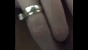 Novinha se masturbando