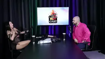 PAULO AVELAR (TIV MODELS) NO HOT CAST COM A VICTORIA BEATRIZ (SHEER/RED)