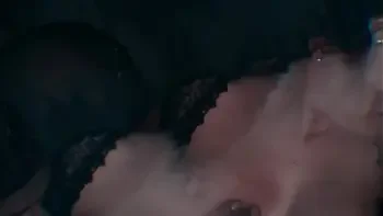 EMME WHITE RECEBE VISITA EM SEU QUARTO E ACABA DELIRANDO DE TESÃO