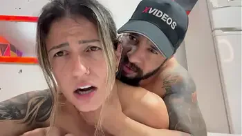 Quando pega daquele jeito q você sente tudo dentro com o pau latejando eu quase gozando!