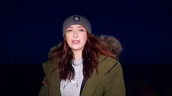 A camgirl fucks with a fan