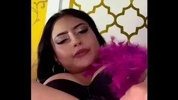 Viajo a colombia a conocer una hermosa caleña y le lleno de semen sus grande boobs