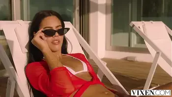 VIXEN A true swinger couple shares everything