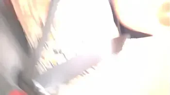 Esposa vai pra de carro sem calcinha pedir informação pra estranhos