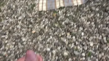 Ich war alleine am See doch dann kommt ein Fremder