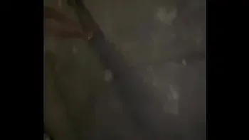 Depois de uma resenha fiquei animadinha e pedi pros meus amigos pararem o carro pra fuder com eles na rua sem camisinha, sem ligar pras pessoas que estavam passando e olhando.