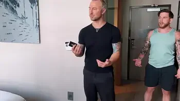 Hotel Mix Up Turns Into HOT Foursome! Two Babes Get Juicy Creampies - Steve Rickz, Bella Blu, Awlivv, Chad Alva