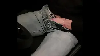 Hot car-sex. Beautiful milf gets wild behind the wheel