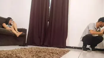 quero sexo com este técnico, fiquei de vestido sem calcinha, tomara que ele me foda