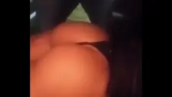 esposa gemendo na pica de desconhecido no estacionamento