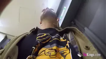 Sneaky fuck inside a mall: Nuria Millan knows how to roll!! :-D