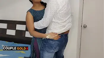 कोमल ने दिवाली पर खुशी से अपनी गांड़ मरवा रही थी