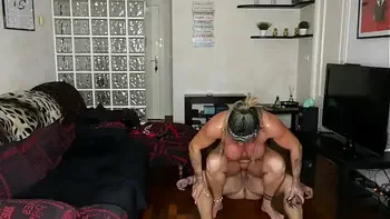 I fuck the policeman who came to arrest me (Full video in Xvideos Red)