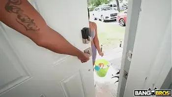 Big Booty Maid, Brandylicious Takes Huge Dick!