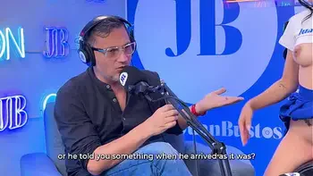 Little kinky Colombian Mayraoficial cums on the Sybian machine - Juan Bustos Podcast