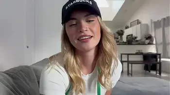 Barista girl cheats on her boyfriend while he's at work i bet you would fuck me better anyways...