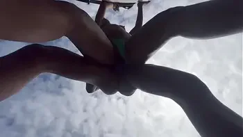 O vídeo perdido de vários jovens fazendo orgia no meio do mato