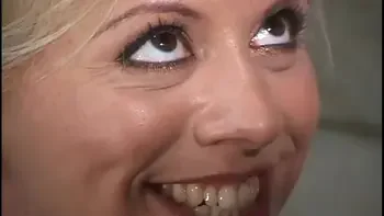 Blonde mom have a anal sex