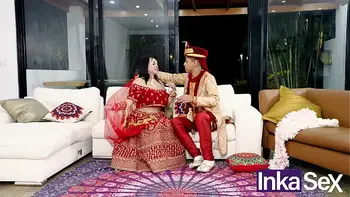 Chudai Boda hindú termina en orgia entre hermanastras y padrastros.