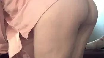 Hidden Cam !! Getting My Dick Jerked At Massage Parlor By 19 Year Old Asian With Perfect Ass And No Panties On. Says This Is Her First Day On The Job And She's Never Saw A Dick So Big , I Nutted 3 Times In 5mins And She Kept Tugging Im Leaving A Big