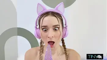 Gamer Slut Freaks Out Over Fat 10  Inch Dong Stretching Her Pussy