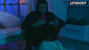 Stepsisters Marilyn Crystal & Ivy Maddox Have A Crazy Anal Affair With Burglar - HORNY HOSTEL