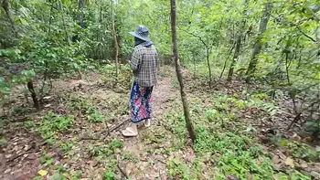 Amateur Thai villagers have sex in the forest public 4K 18