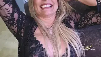 Mature blonde offers money to a delivery guy for sex - Monique Fuentes