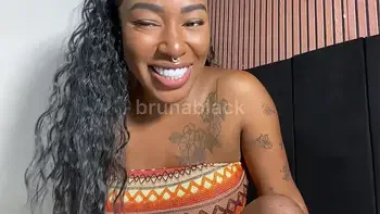 JOI PUNHETA GUIADA- Duvido você não gozar com essa putinha tarada.