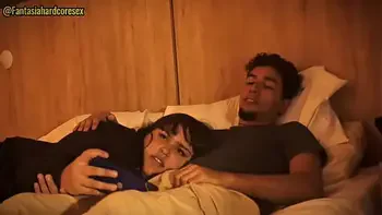 Tengo sueño hermanastro, dejame acostarme en tus piernas, pero no metas tu pene en mi boca por favor!!