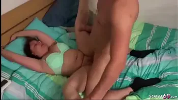 german teen 18 jahre junge schuelerin bei ersten anal sex gefilmt