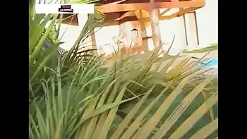 Loira novinha gostosa e flagrada por câmera escondida trepando na chácara. Sexo amador real. Sexo oral e anal.